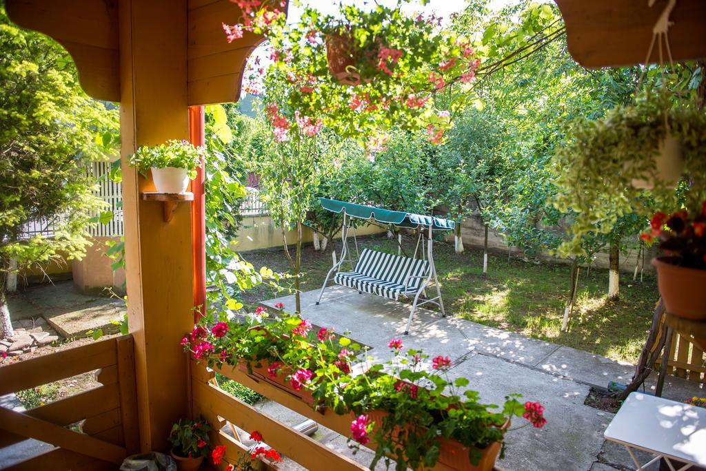 Casa Andreea Hotel Sucevita Exterior foto